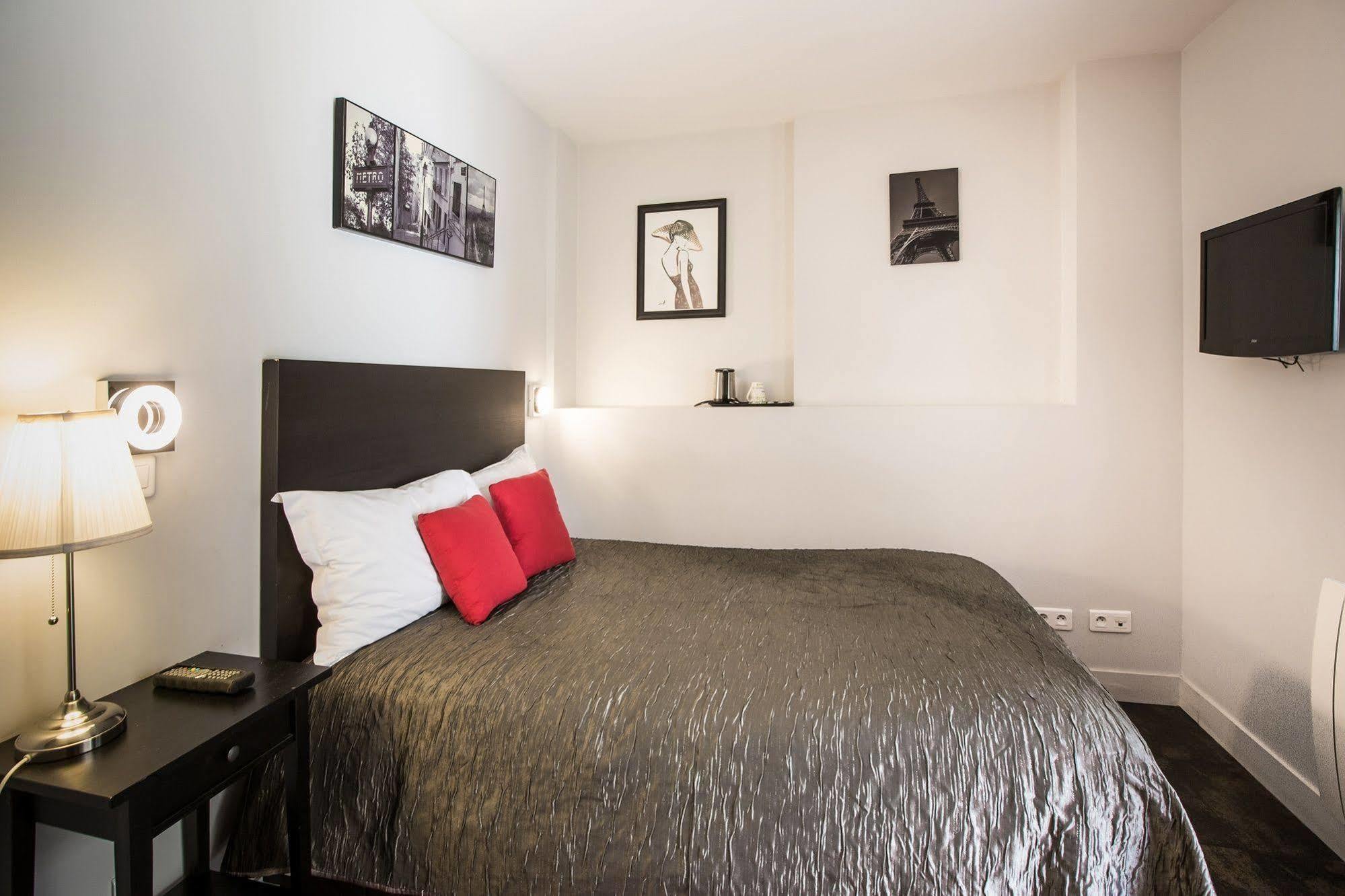 Le Figuier Hotel Ivry-sur-Seine Bagian luar foto